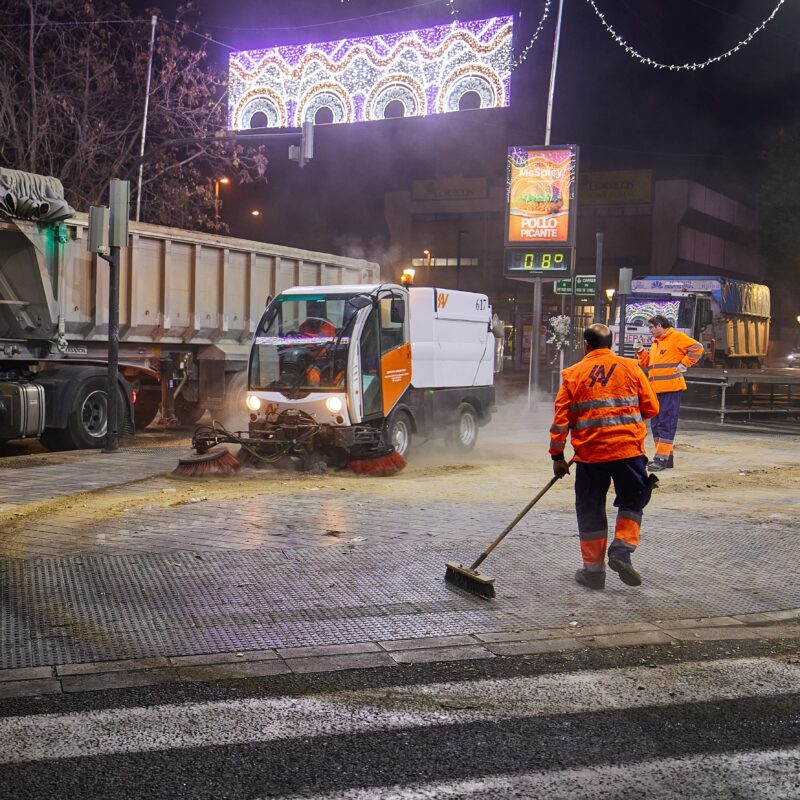 Night sweeping keeps your parking lot clean and safe without disrupting business. Learn why it’s the smart choice for high-traffic properties.